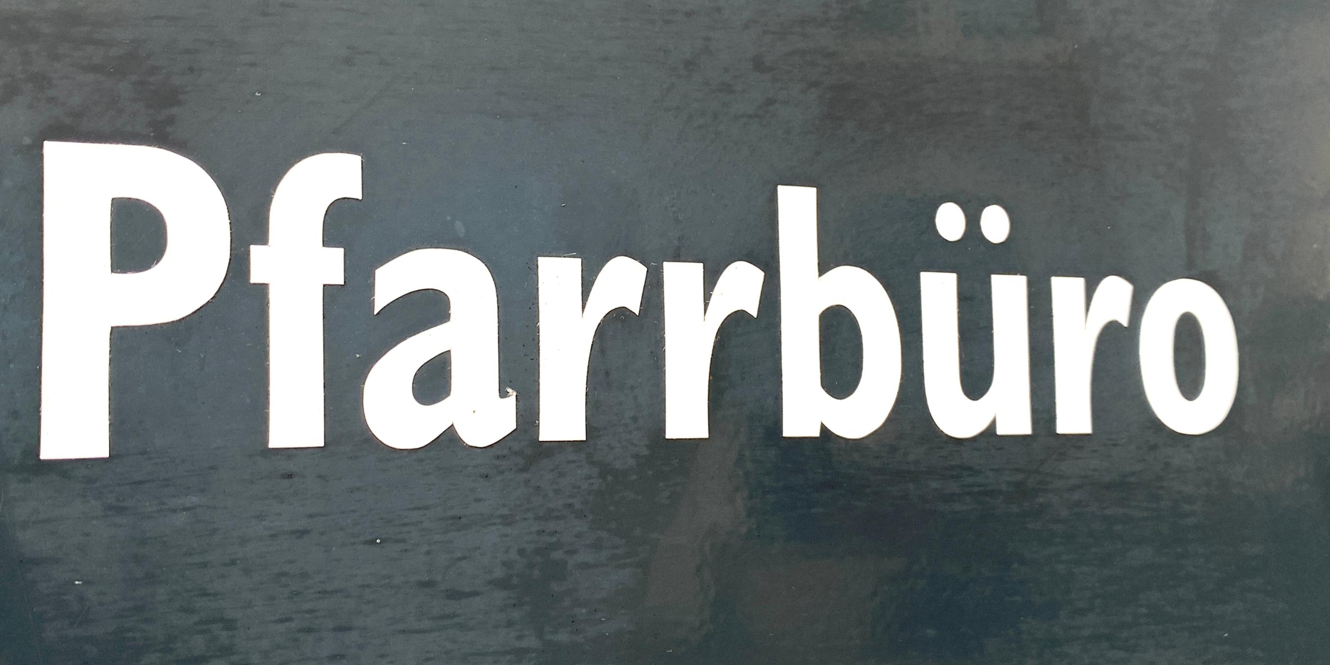 Pfarrbüro (c) Sylvio Krueger pfarrbriefservice.de Pfarrbüro